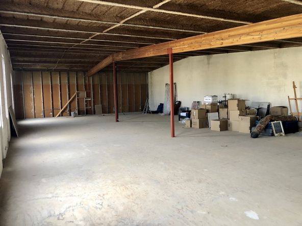 4361 Caterpillar Rd, Redding, CA 96003